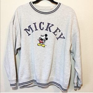 VTG mickey Ringer Pull Over Sweater